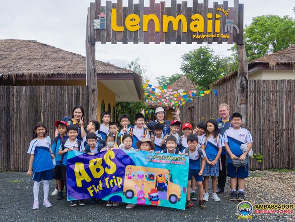 Grade 3 had a fantastic field trip to Lenmaii playground & cafe