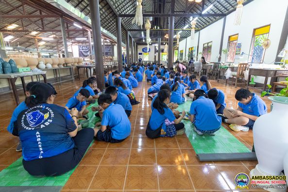 G5 students had an exciting opportunity to immerse themselves in the world of ceramics at Chiang Mai Celadon, Doi Saket.