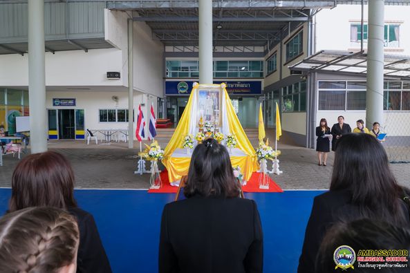 Ambassador Bilingual School (ABS) held a ceremony to celebrate the birthday anniversary of His Majesty King Maha Vajiralongkorn Phra Vajiraklaochaoyuhua, King Rama X of the Chakri Dynasty.