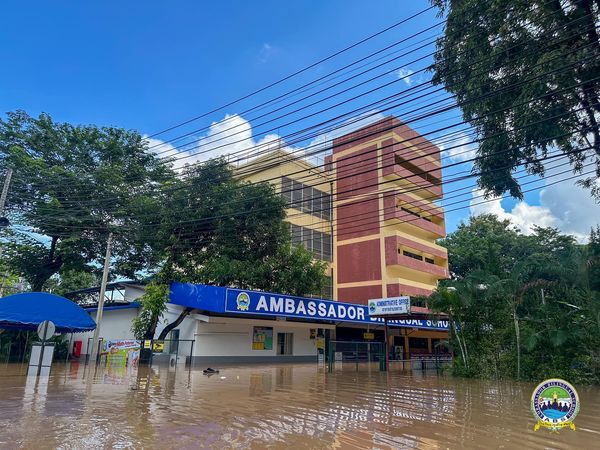 In the wake of the recent record-setting flood that has greatly impacted Chiang Mai, Ambassador Bilingual School (ABS) has faced its challenges head-on. Despite the difficulties, our dedicated staff and teachers have shown incredible strength and solidarity.