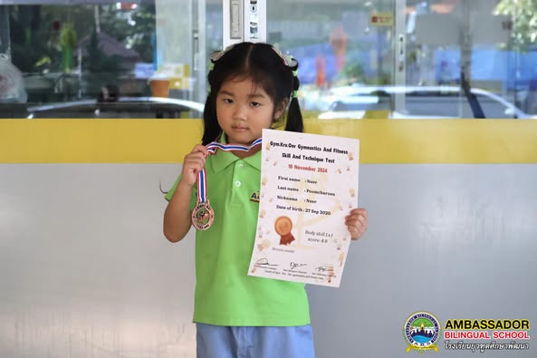 Congratulations to Nong Nuer from our K1 Red class for receiving the bronze medal in “Kru Oor Gymnastics and Fitness Skills and Techniques Test”