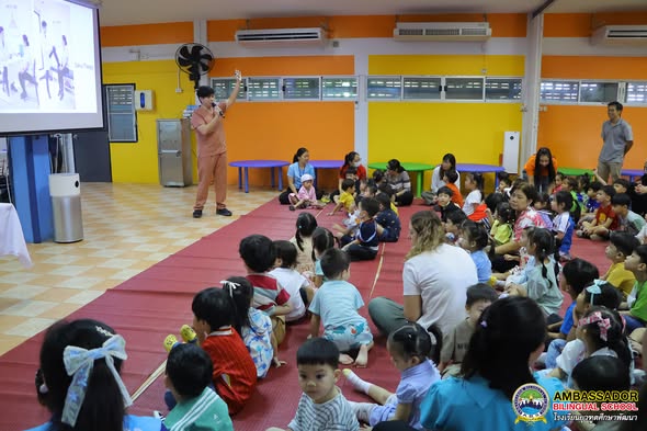 We welcomed Dr. Pakpoon Poomcharoen from Rajavej Hospital and Dr. พิมพ์พลอย เชวงศักดิ์สงคราม from Lanna Hospital