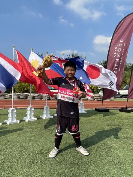 Congratulations to Mr. Thanasit Kitsurat (Captain) G.2A All Star Academy Team for participating in the Hanuman Cup football tournament, U8 category.