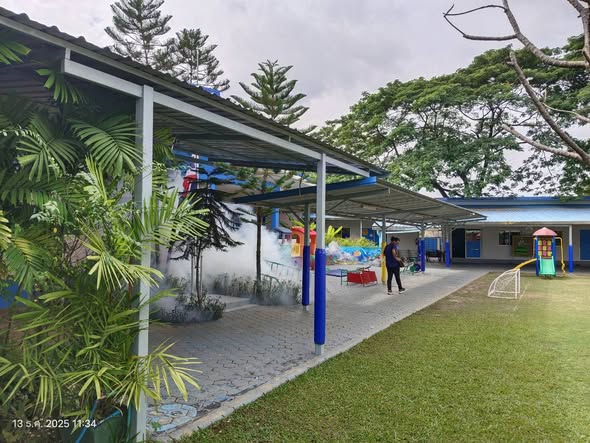 Ambassador Bilingual School (ABS), through the Facilities Department, arranged for Victor Management Co., Ltd. to carry out termite control, ant and caterpillar extermination, and mosquito fogging operations throughout all buildings and areas within the school premises, in order to maintain cleanliness, hygiene, and a safe environment for students and staff.