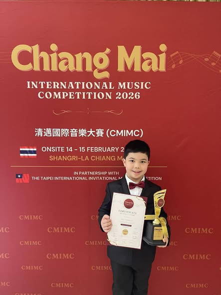 Congratulations to Mr.Pisut Adriaan Lee (Pisut), G.2 Inter Blue, for winning the Gold Medal – First Prize in the piano competition at the Chiang Mai International Music Competition.