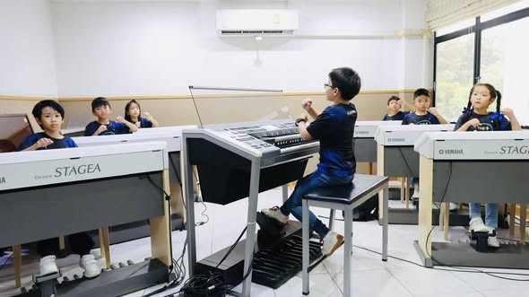 Congratulations to Mr.Tetat Na Chiangmai (Aroot) , G.2 I-Red for winning the Gold Prize (Taem U10 Category) at the Yamaha Electone Festival 2025.