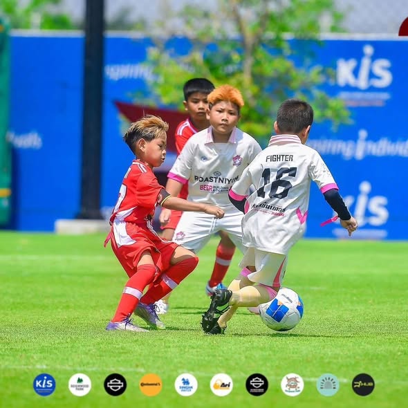 Congratulations to Mr. Thanasit Kitsurat (Captain) , Grade 2A, All Star Academy Team for participating in the “NOVA FOOTBALL FESTIVAL” (Under 9 category) and achieving the Champion Award.