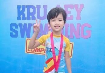 Congratulations to Mr.Nanont Klankhachon (Phiphu) K.2 Inter Green for participating in the KRU AEY Swimming 4th Competition in the 4-Year-Old Mixed Category – 10m Kick Event